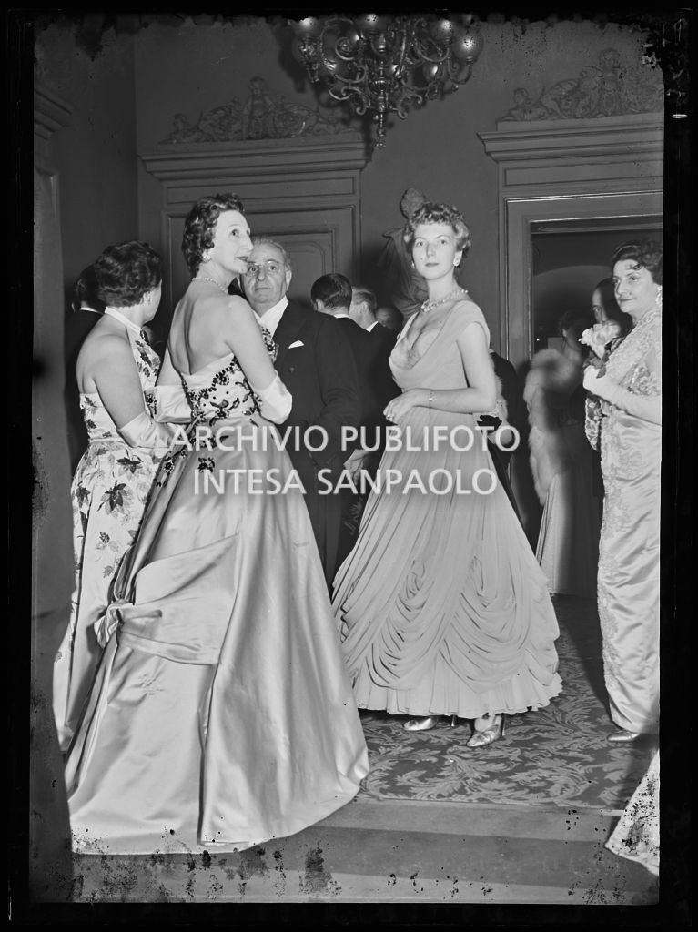 Serata inaugurale della stagione lirica 1953-1954 al Teatro alla Scala con l'opera "La Wally", di Alfredo Catalani, diretta da Carlo Maria Giulini, con la regia di Tatiana Pavlova