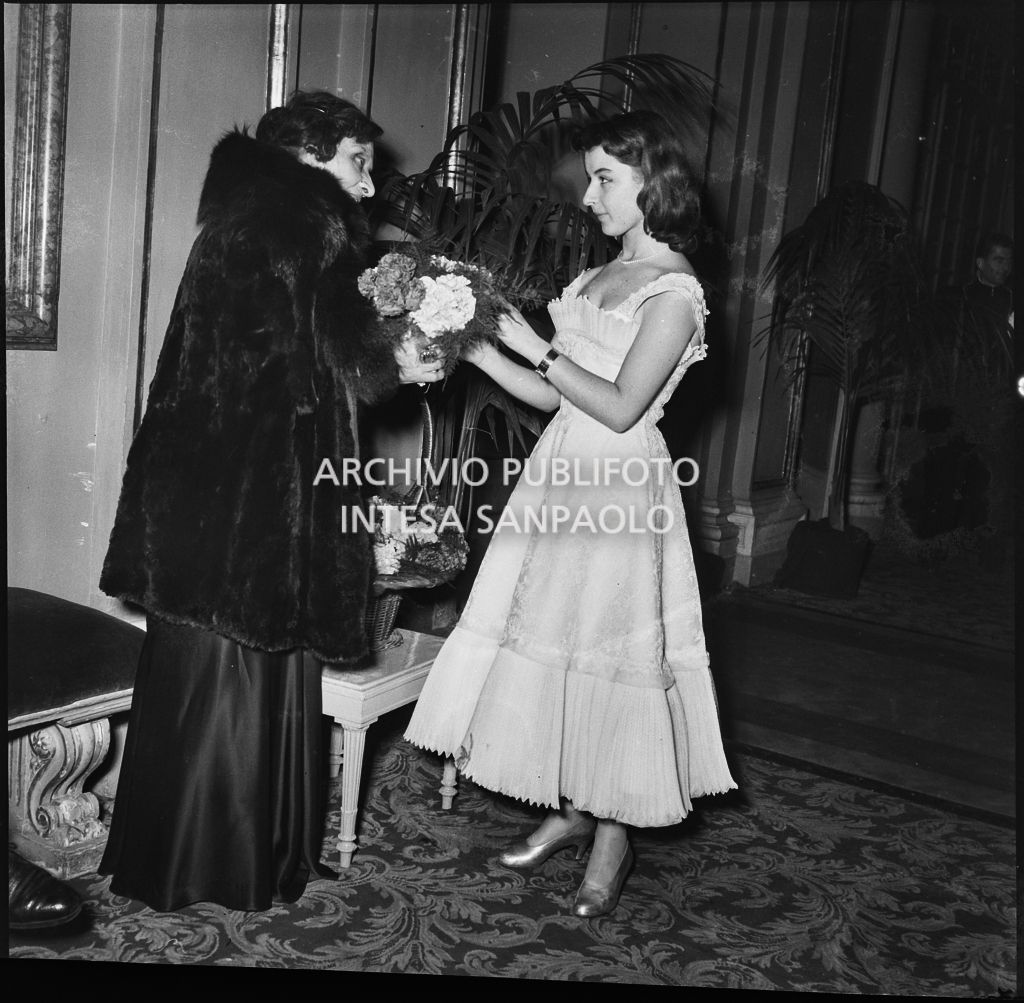 Serata inaugurale della stagione lirica 1953-1954 al Teatro alla Scala con l'opera "La Wally", di Alfredo Catalani, diretta da Carlo Maria Giulini, con la regia di Tatiana Pavlova