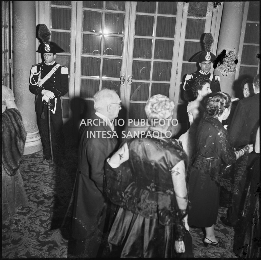 Serata inaugurale della stagione lirica 1953-1954 al Teatro alla Scala con l'opera "La Wally", di Alfredo Catalani, diretta da Carlo Maria Giulini, con la regia di Tatiana Pavlova