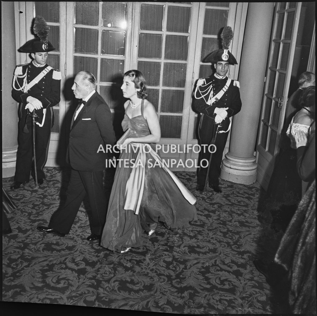 Serata inaugurale della stagione lirica 1953-1954 al Teatro alla Scala con l'opera "La Wally", di Alfredo Catalani, diretta da Carlo Maria Giulini, con la regia di Tatiana Pavlova