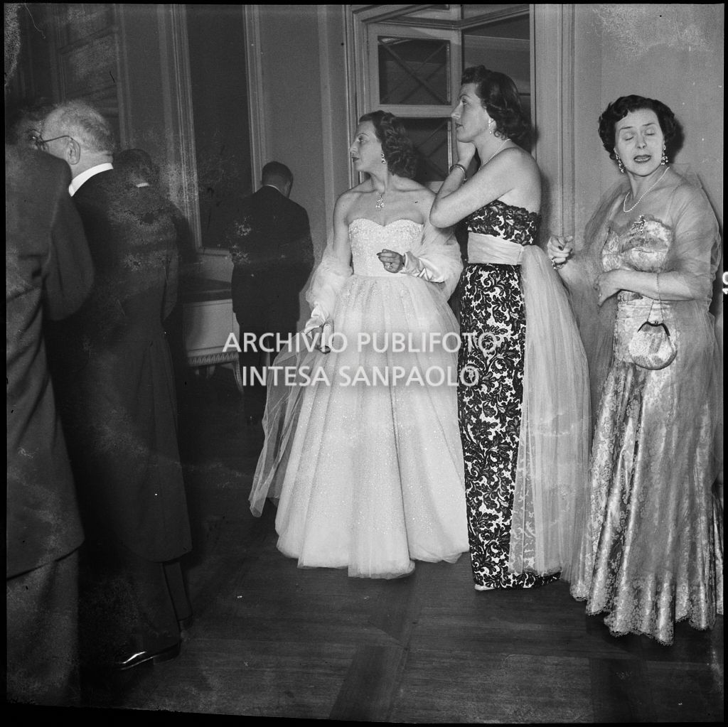 Serata inaugurale della stagione lirica 1953-1954 al Teatro alla Scala con l'opera "La Wally", di Alfredo Catalani, diretta da Carlo Maria Giulini, con la regia di Tatiana Pavlova
