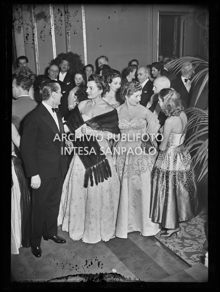 Serata inaugurale della stagione lirica 1953-1954 al Teatro alla Scala con l'opera "La Wally", di Alfredo Catalani, diretta da Carlo Maria Giulini, con la regia di Tatiana Pavlova