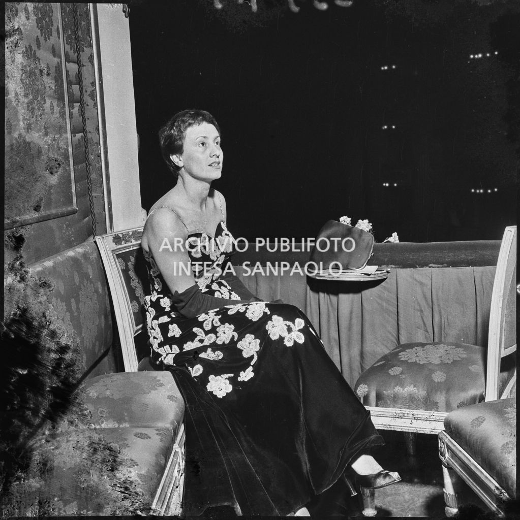 Inaugurazione della stagione lirica al Teatro alla Scala con l'opera "La Vestale", di Gaspare Spontini, con la regia di Luchino Visconti e diretta da Antonino Votto