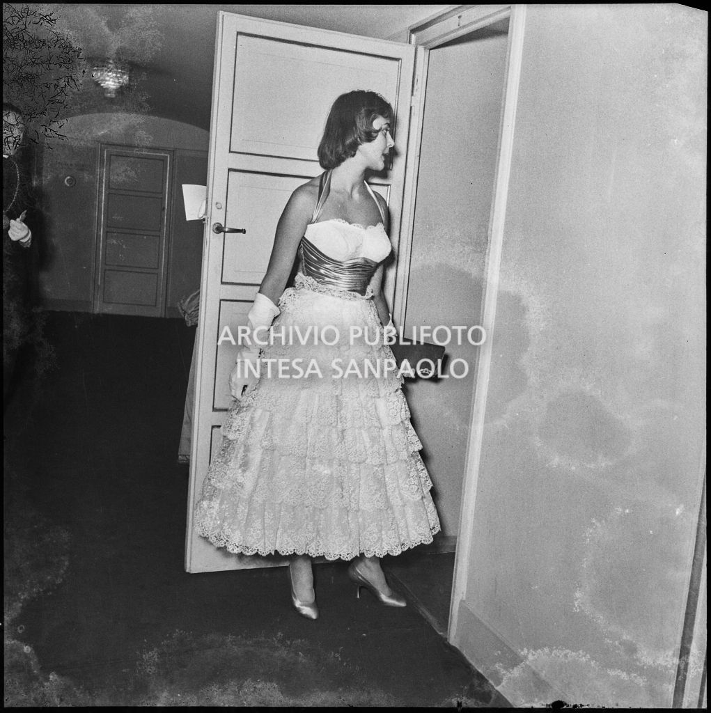 Inaugurazione della stagione lirica al Teatro alla Scala con l'opera "La Vestale", di Gaspare Spontini, con la regia di Luchino Visconti e diretta da Antonino Votto