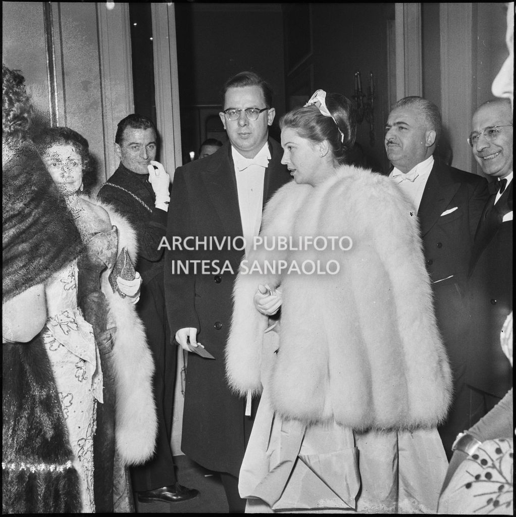 Inaugurazione della stagione lirica al Teatro alla Scala con l'opera "La Vestale", di Gaspare Spontini, con la regia di Luchino Visconti e diretta da Antonino Votto