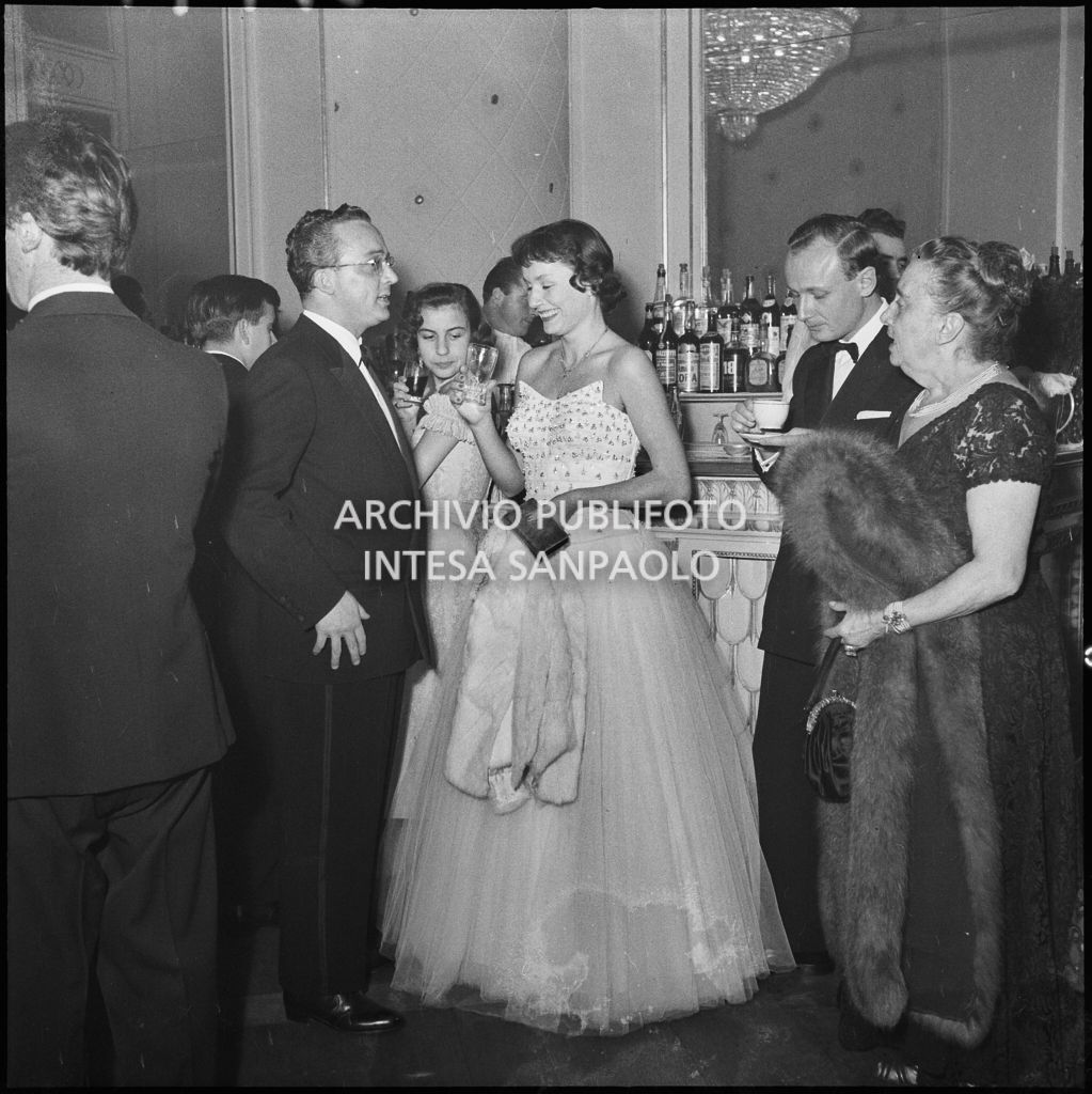 Inaugurazione della stagione lirica al Teatro alla Scala con l'opera "La Vestale", di Gaspare Spontini, con la regia di Luchino Visconti e diretta da Antonino Votto