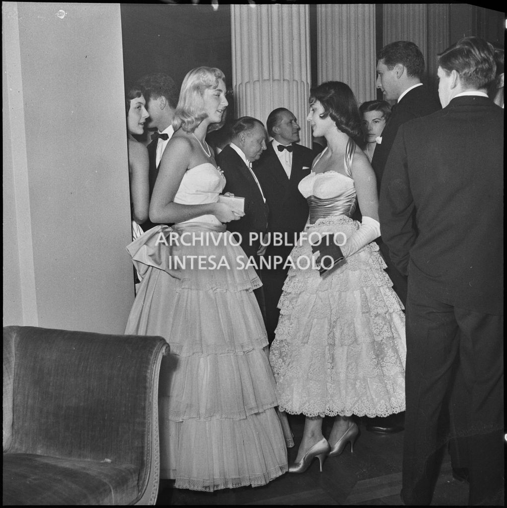 Inaugurazione della stagione lirica al Teatro alla Scala con l'opera "La Vestale", di Gaspare Spontini, con la regia di Luchino Visconti e diretta da Antonino Votto
