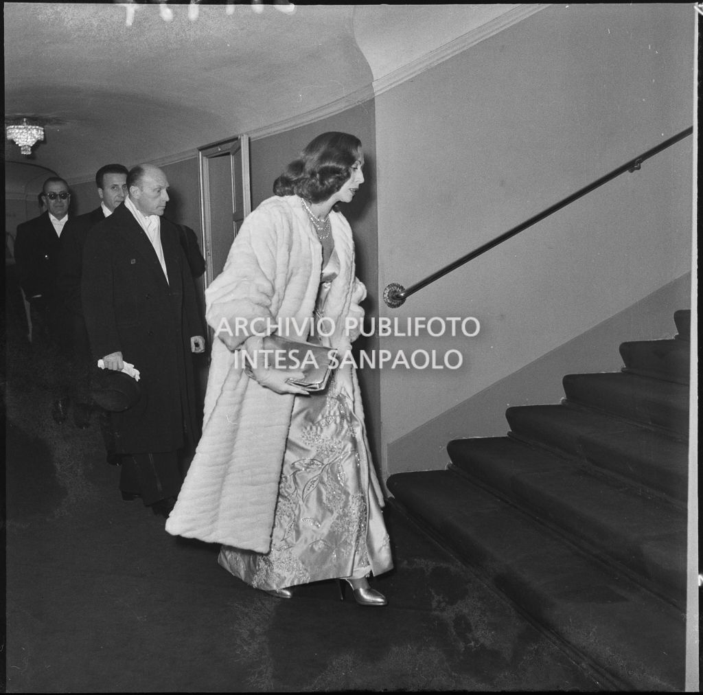 Inaugurazione della stagione lirica al Teatro alla Scala con l'opera "La Vestale", di Gaspare Spontini, con la regia di Luchino Visconti e diretta da Antonino Votto