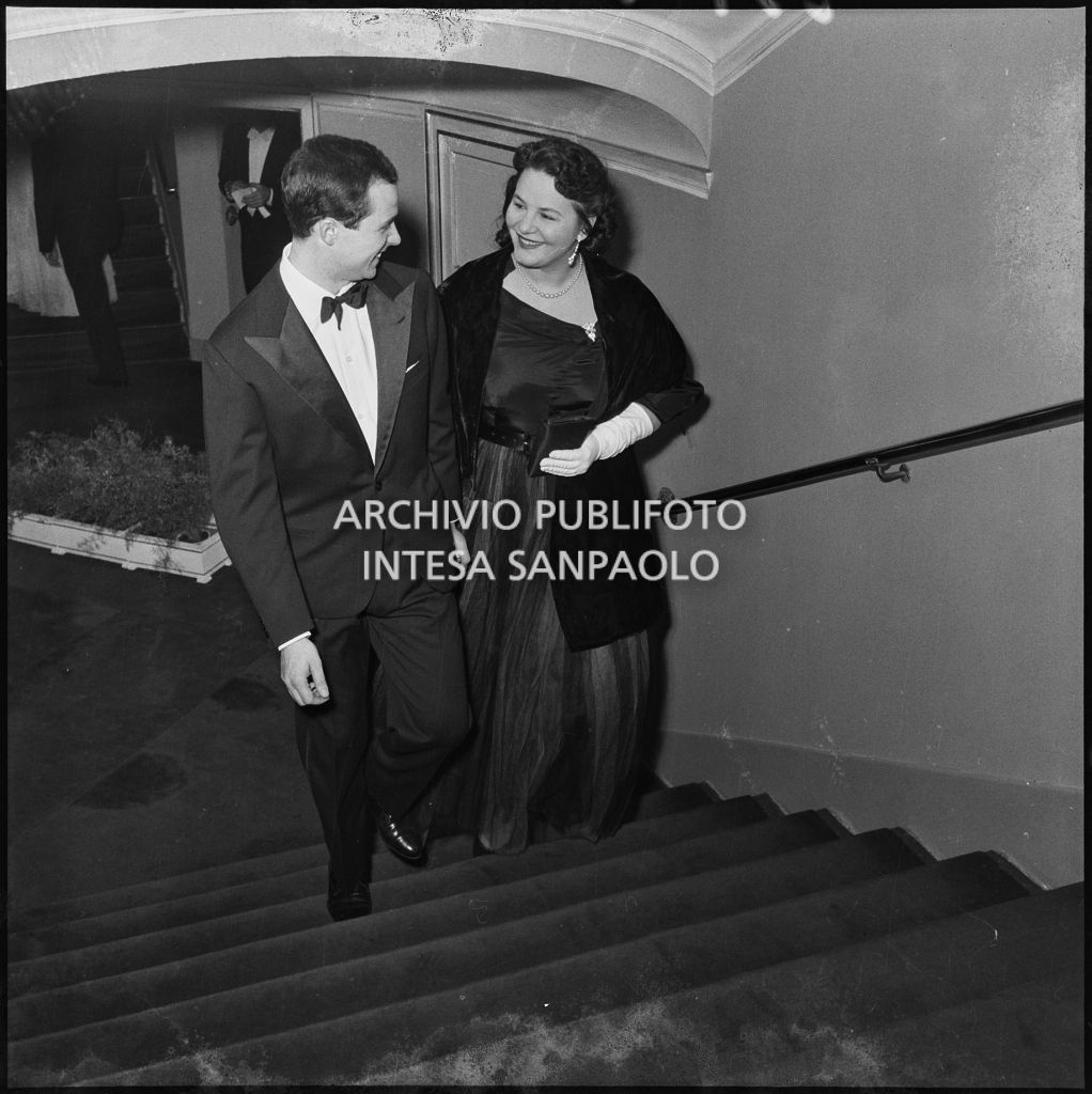 Inaugurazione della stagione lirica al Teatro alla Scala con l'opera "La Vestale", di Gaspare Spontini, con la regia di Luchino Visconti e diretta da Antonino Votto