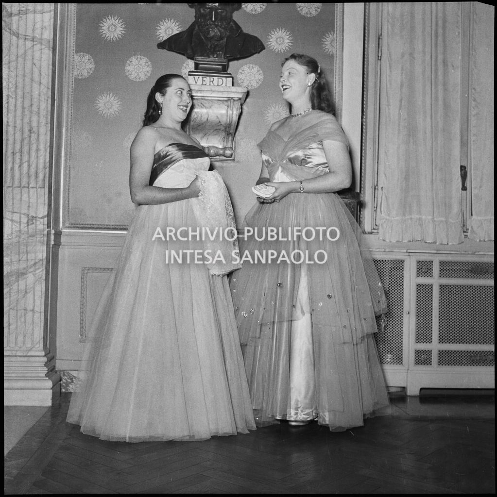 Inaugurazione della stagione lirica al Teatro alla Scala con l'opera "La Vestale", di Gaspare Spontini, con la regia di Luchino Visconti e diretta da Antonino Votto