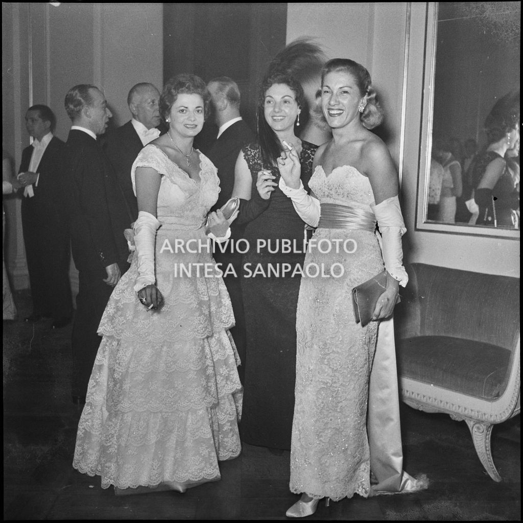 Inaugurazione della stagione lirica al Teatro alla Scala con l'opera "La Vestale", di Gaspare Spontini, con la regia di Luchino Visconti e diretta da Antonino Votto