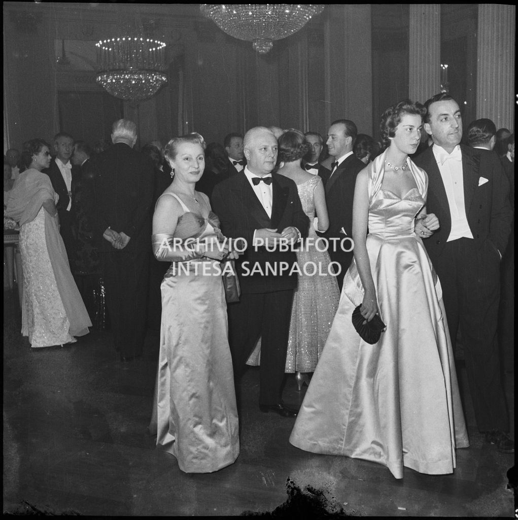 Inaugurazione della stagione lirica al Teatro alla Scala con l'opera "La Vestale", di Gaspare Spontini, con la regia di Luchino Visconti e diretta da Antonino Votto