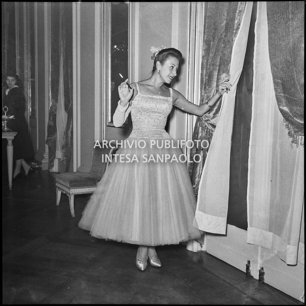 Inaugurazione della stagione lirica al Teatro alla Scala con l'opera "La Vestale", di Gaspare Spontini, con la regia di Luchino Visconti e diretta da Antonino Votto