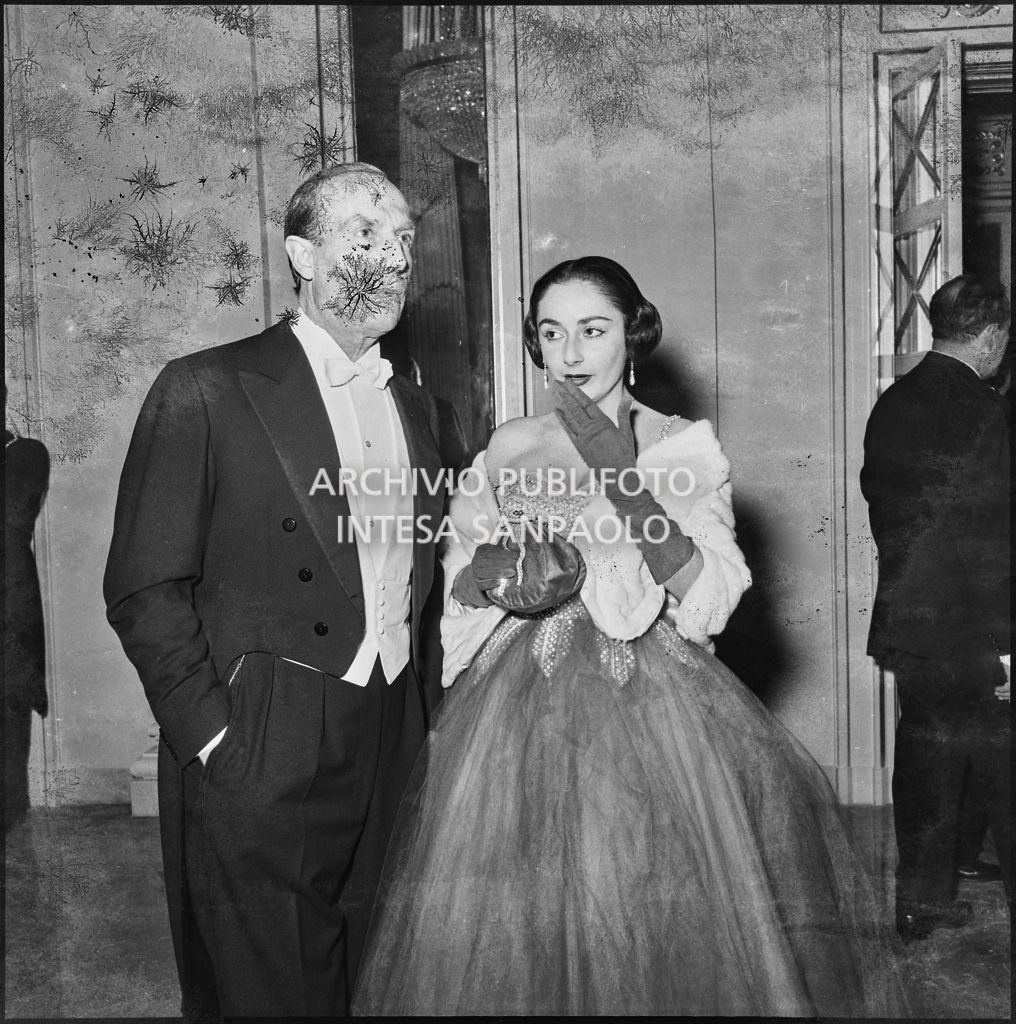 Inaugurazione della stagione lirica 1955-1956 del Teatro alla Scala con l'opera "Norma" di Vincenzo Bellini, diretta da Antonino Votto con la regia di Margherita Wallmann