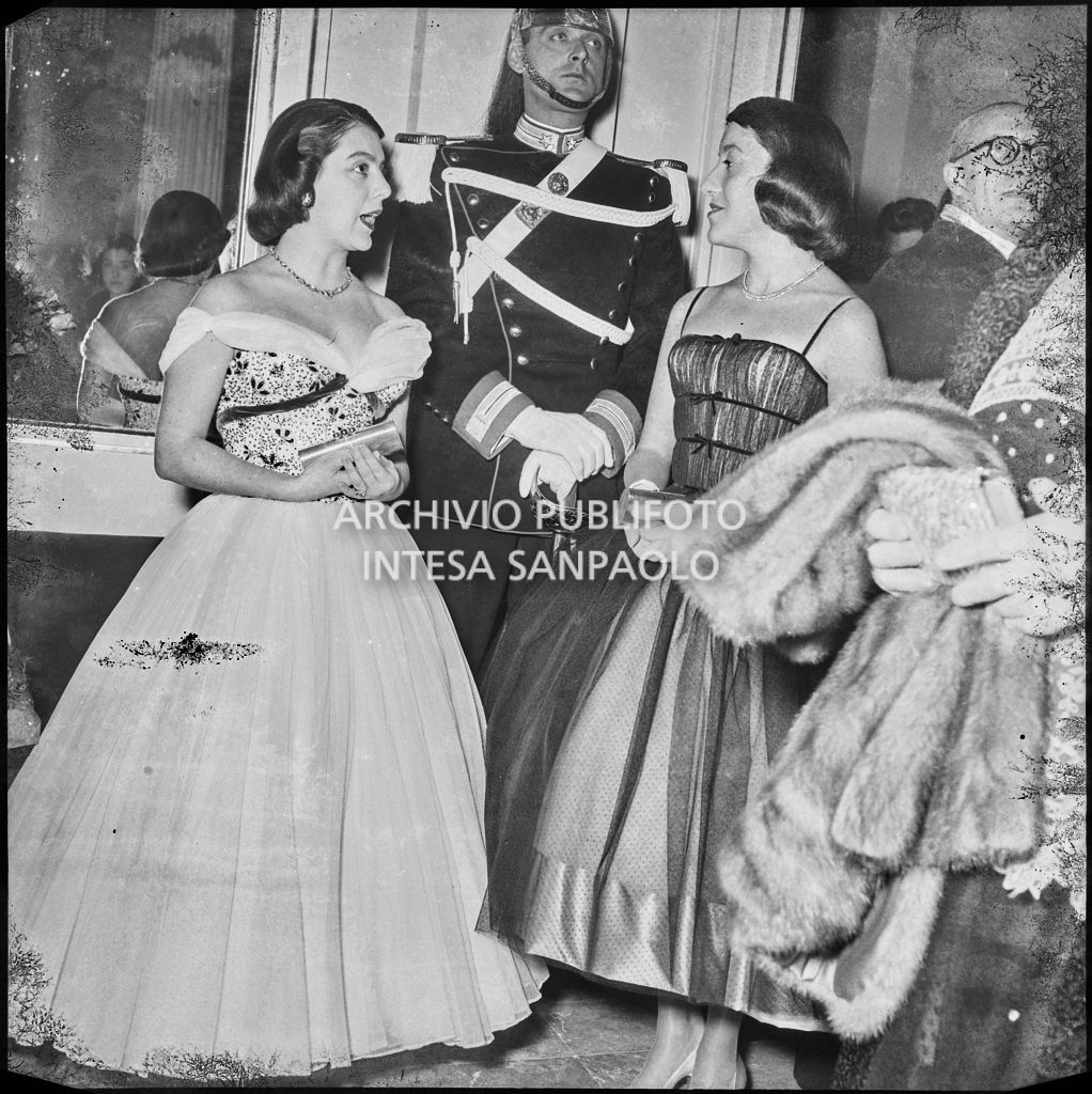 Inaugurazione della stagione lirica 1955-1956 del Teatro alla Scala con l'opera "Norma" di Vincenzo Bellini, diretta da Antonino Votto con la regia di Margherita Wallmann