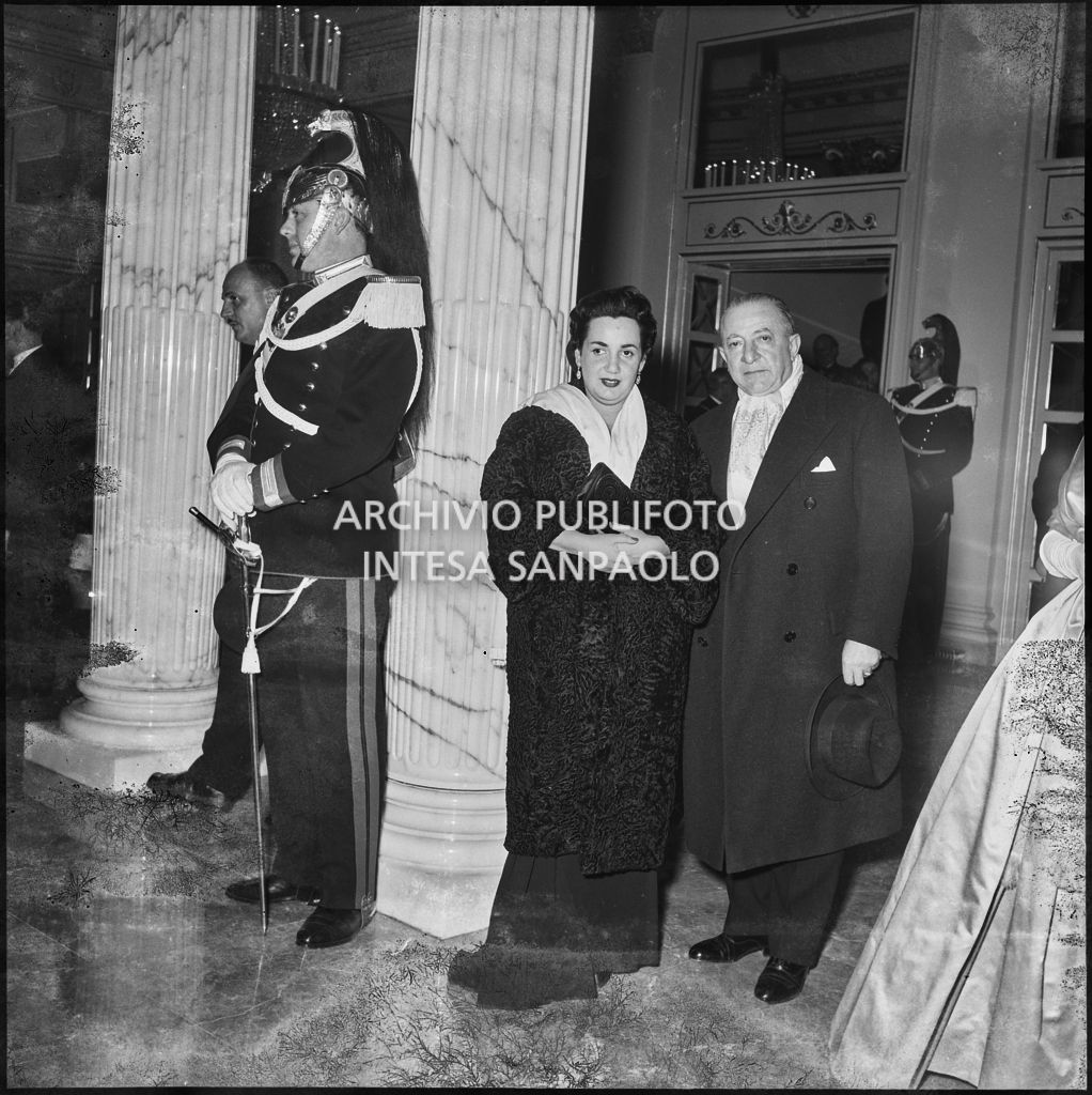 Inaugurazione della stagione lirica 1955-1956 del Teatro alla Scala con l'opera "Norma" di Vincenzo Bellini, diretta da Antonino Votto con la regia di Margherita Wallmann