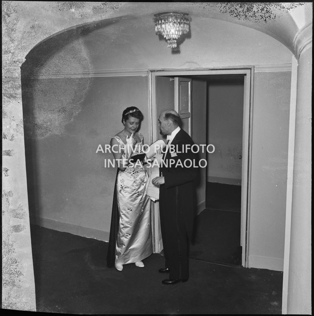 Inaugurazione della stagione lirica 1955-1956 del Teatro alla Scala con l'opera "Norma" di Vincenzo Bellini, diretta da Antonino Votto con la regia di Margherita Wallmann