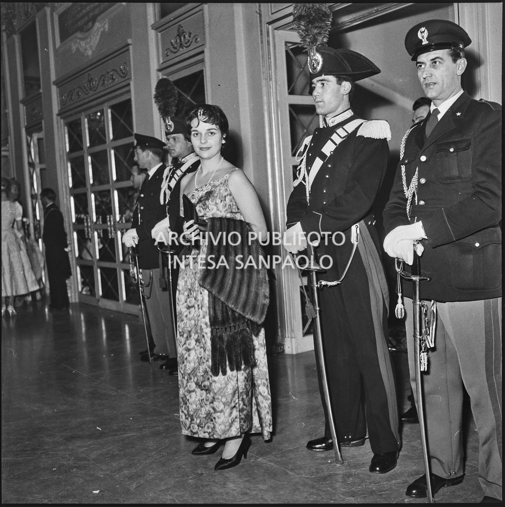 Inaugurazione della stagione lirica 1957-1958 del Teatro alla Scala con l'opera "Un ballo in maschera", di Giuseppe Verdi, diretta da Gianandrea Gavazzeni e la regia di Margherita Wallmann