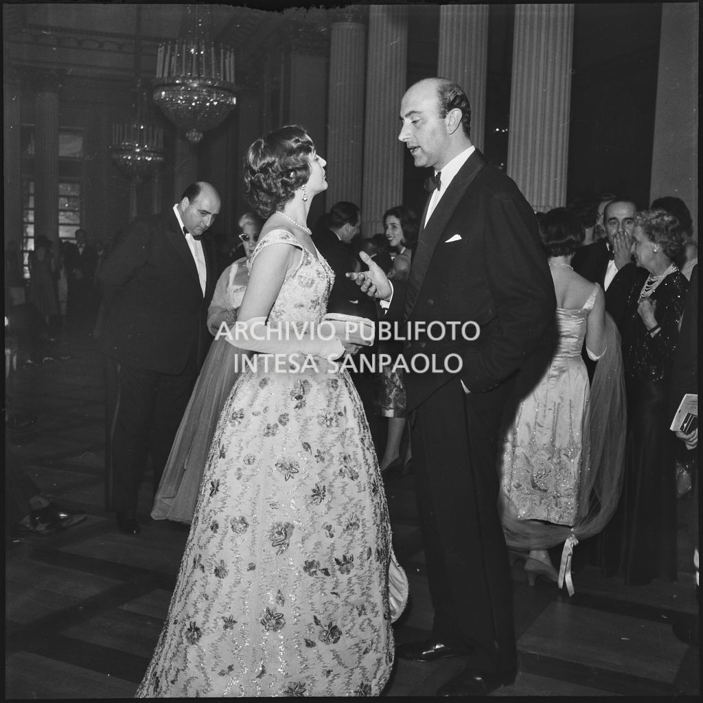 Inaugurazione della stagione lirica 1957-1958 del Teatro alla Scala con l'opera "Un ballo in maschera", di Giuseppe Verdi, diretta da Gianandrea Gavazzeni e la regia di Margherita Wallmann