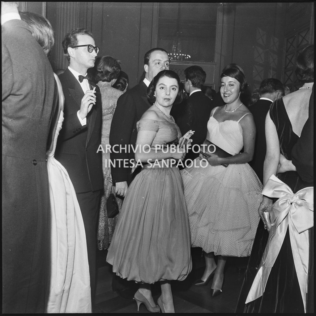 Inaugurazione della stagione lirica 1957-1958 del Teatro alla Scala con l'opera "Un ballo in maschera", di Giuseppe Verdi, diretta da Gianandrea Gavazzeni e la regia di Margherita Wallmann