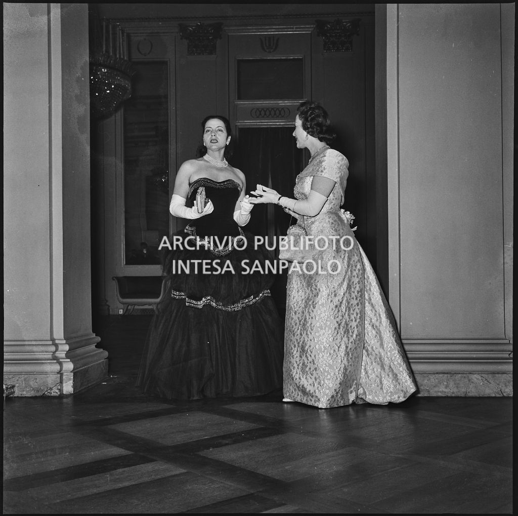 Il soprano Clara Petrella e Angela Scaltritti al Teatro alla Scala in