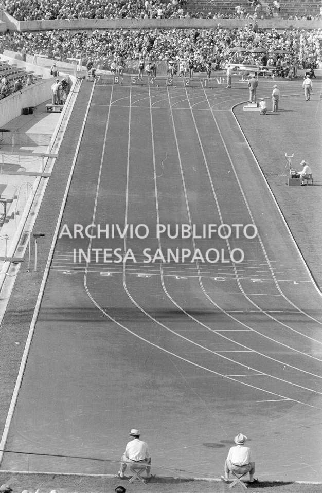 La pista di atletica leggera allo Stadio Olimpico di Roma alla XVII Olimpiade