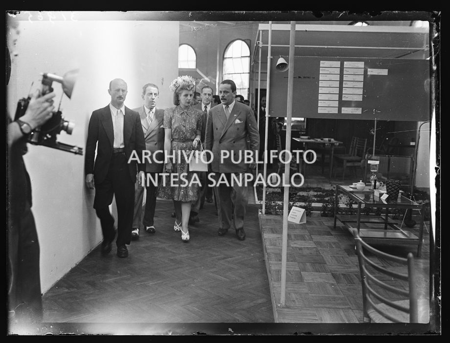 Evita Perón durante la visita in Triennale<br>31965