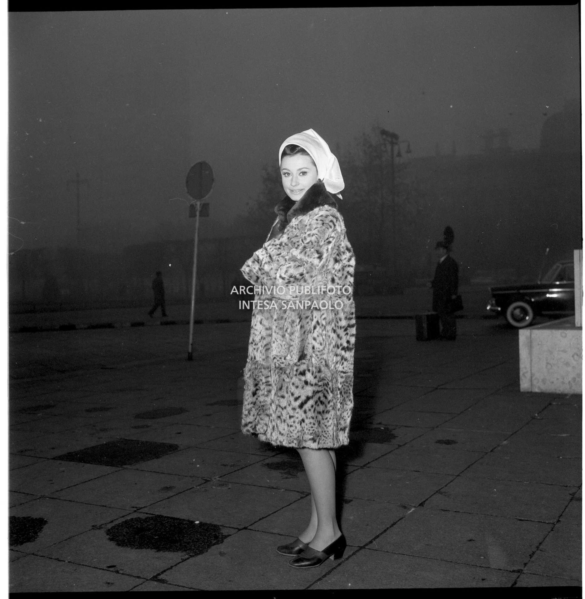 Raffaella Carrà alla stazione Centrale di Milano<br>721631/2