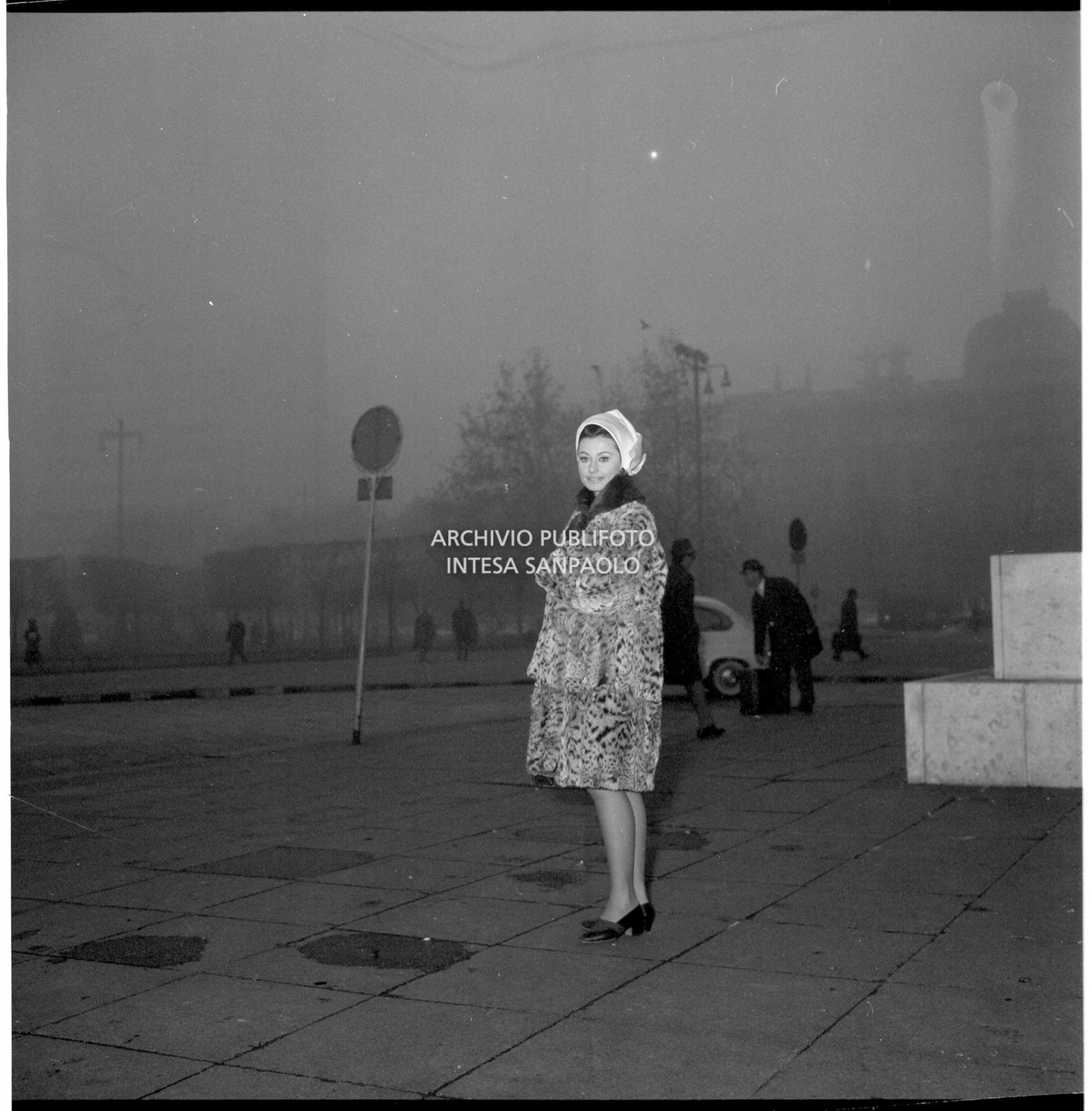 Raffaella Carrà alla stazione Centrale di Milano<br>721631/11