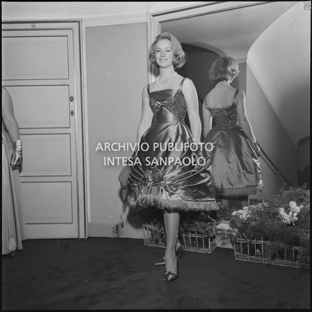 Ingeborg Ferro al Teatro alla Scala in occasione della serata inaugurale della stagione lirica 1959-1960 con l'opera "Otello" di Giuseppe Verdi, diretta da Antonino Votto con la regia di Margherita Wallmann