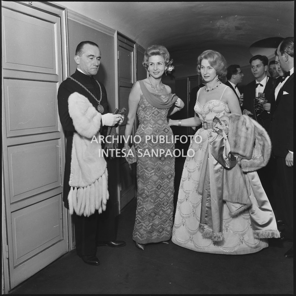 Inaugurazione della stagione lirica 1959-1960 del Teatro alla Scala con l'opera "Otello" di Giuseppe Verdi, diretta da Antonino Votto con la regia di Margherita Wallmann