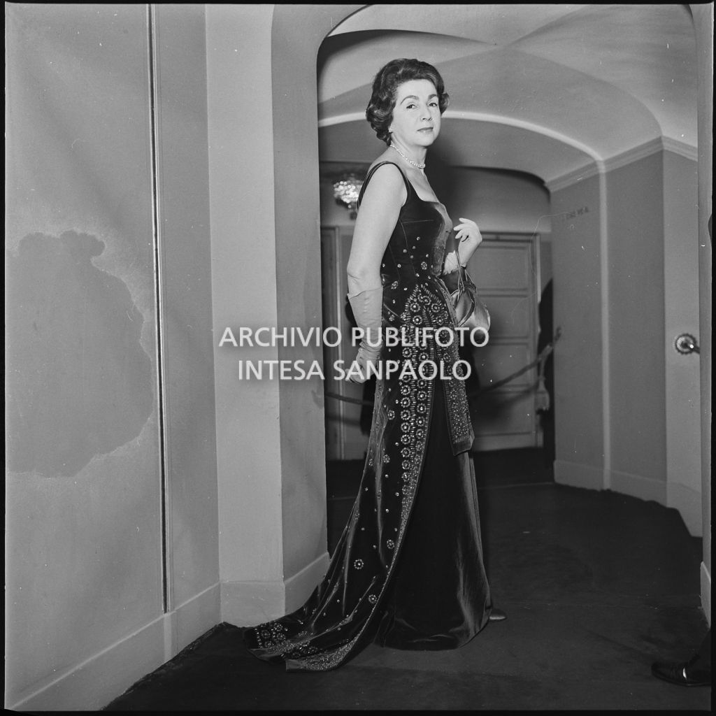 Inaugurazione della stagione lirica 1959-1960 del Teatro alla Scala con l'opera "Otello" di Giuseppe Verdi, diretta da Antonino Votto con la regia di Margherita Wallmann