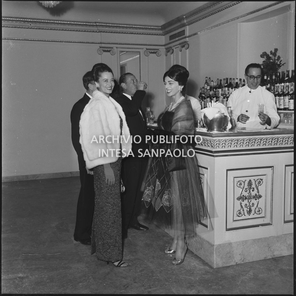 Inaugurazione della stagione lirica 1959-1960 del Teatro alla Scala con l'opera "Otello" di Giuseppe Verdi, diretta da Antonino Votto con la regia di Margherita Wallmann