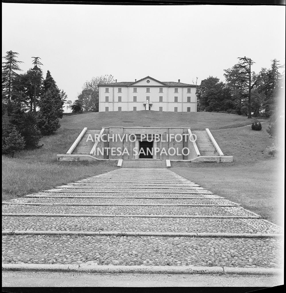 Villa Griffone e l'ingresso del mausoleo di Guglielmo Marconi<br>383326