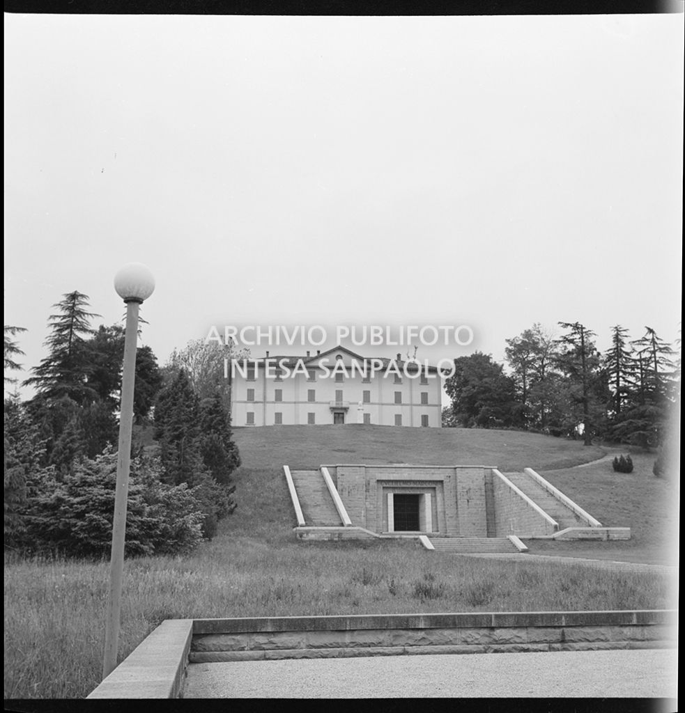 Villa Griffone e l'ingresso del mausoleo di Guglielmo Marconi<br>383330