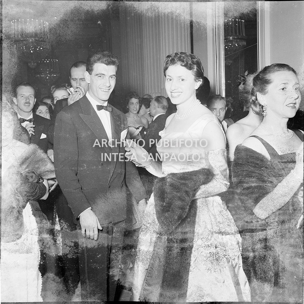 Inaugurazione della stagione lirica 1955-1956 del Teatro alla Scala con l'opera "Norma" di Vincenzo Bellini, diretta da Antonino Votto con la regia di Margherita Wallmann