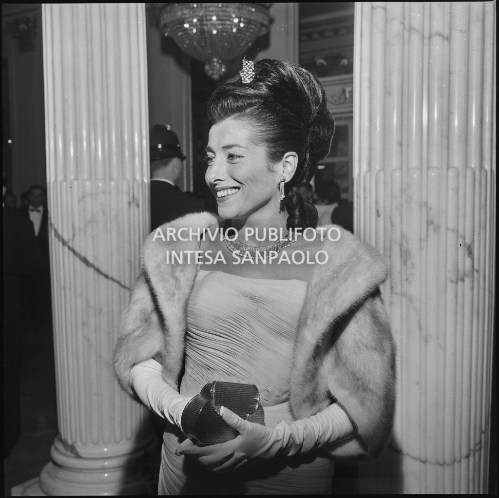 Inaugurazione della stagione lirica 1965-1966 del Teatro alla Scala con l'opera "La forza del destino", di Giuseppe Verdi, diretta da Gianandrea Gavazzeni e la regia di Margherita Wallmann