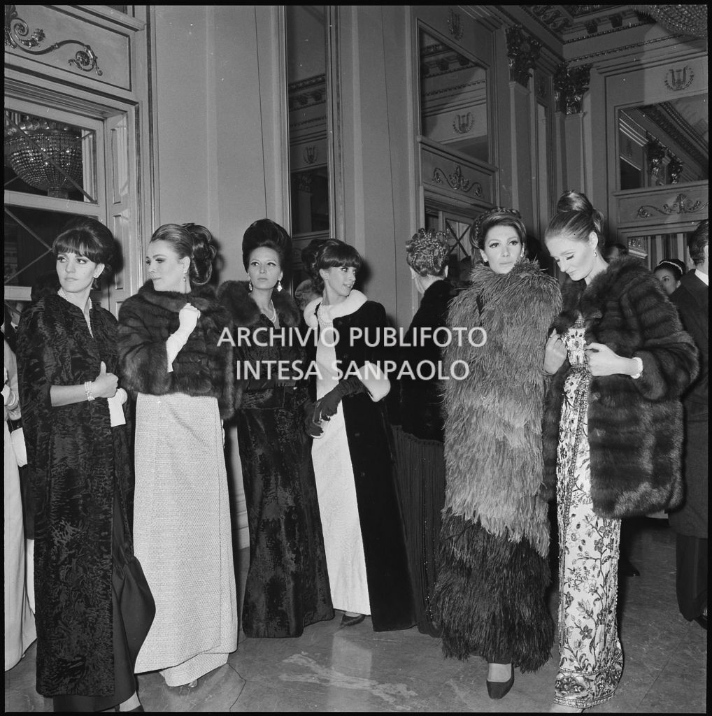 Inaugurazione della stagione lirica 1965-1966 del Teatro alla Scala con l'opera "La forza del destino", di Giuseppe Verdi, diretta da Gianandrea Gavazzeni e la regia di Margherita Wallmann