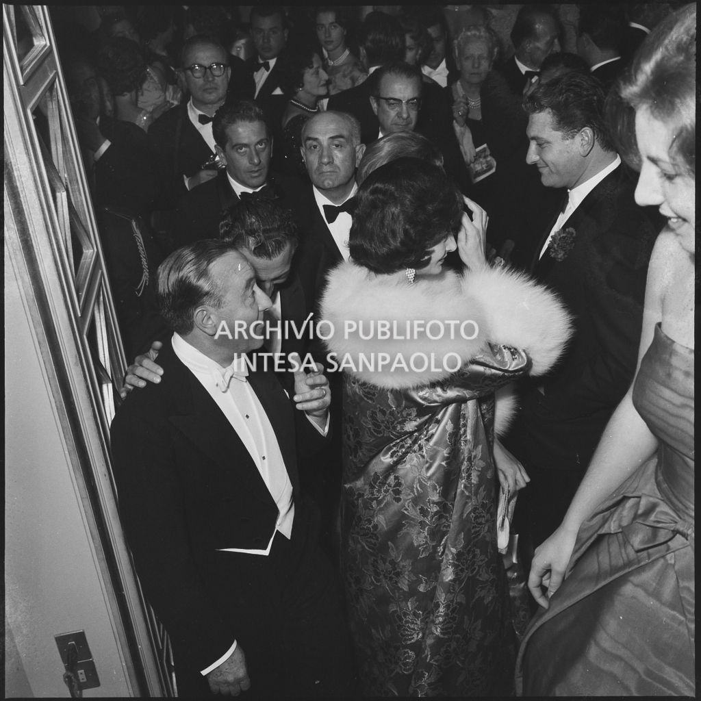 Inaugurazione della stagione lirica 1960-1961 del Teatro alla Scala con l'opera "Poliuto" di Gaetano Donizetti, diretta da Antonino Votto con la regia di Herbert Graf