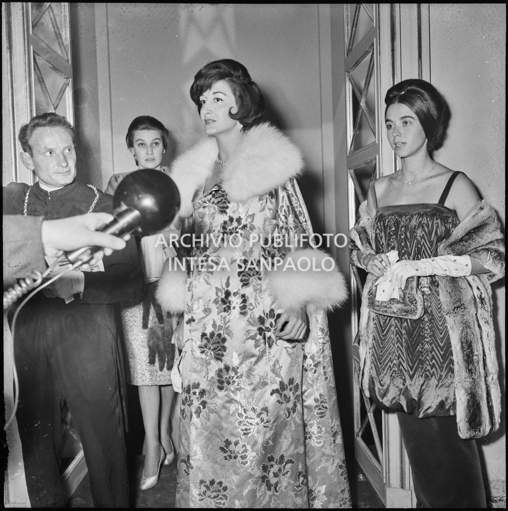 Inaugurazione della stagione lirica 1960-1961 del Teatro alla Scala con l'opera "Poliuto" di Gaetano Donizetti, diretta da Antonino Votto con la regia di Herbert Graf