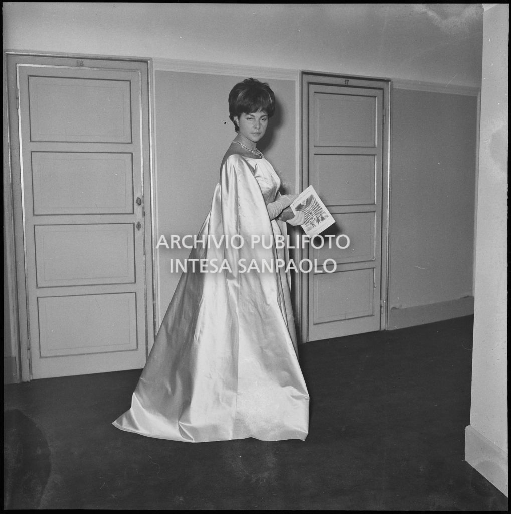 Inaugurazione della stagione lirica 1960-1961 del Teatro alla Scala con l'opera "Poliuto" di Gaetano Donizetti, diretta da Antonino Votto con la regia di Herbert Graf