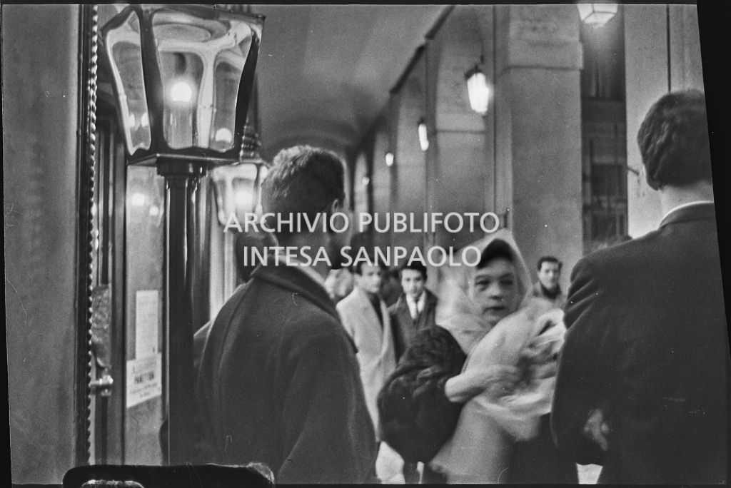 Inaugurazione della stagione lirica 1960-1961 del Teatro alla Scala con l'opera "Poliuto" di Gaetano Donizetti, diretta da Antonino Votto con la regia di Herbert Graf