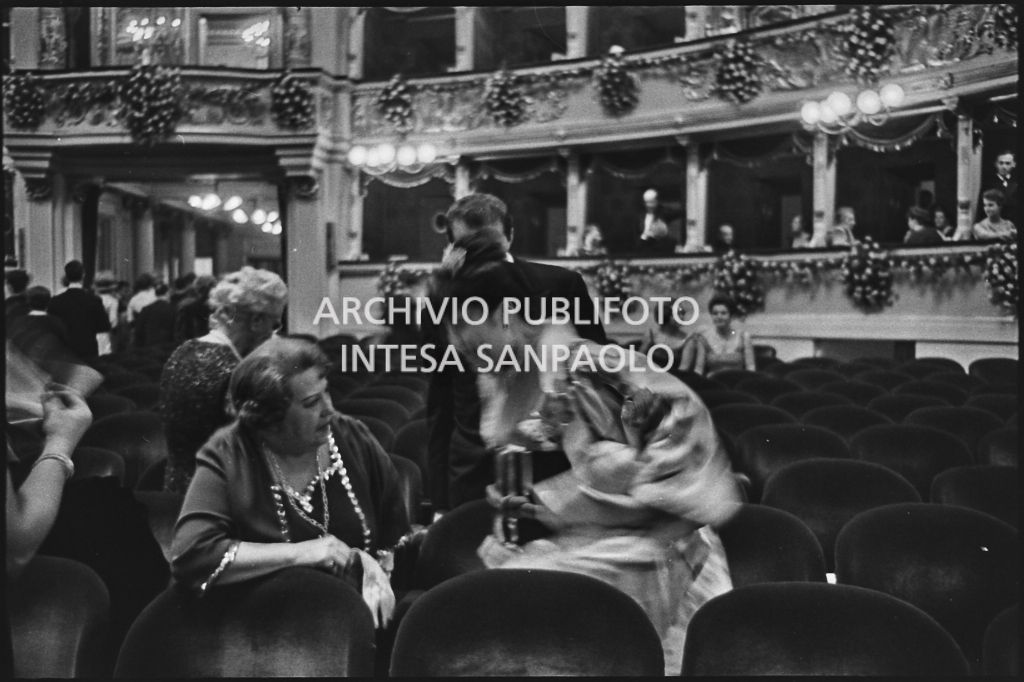 Inaugurazione della stagione lirica 1960-1961 del Teatro alla Scala con l'opera "Poliuto" di Gaetano Donizetti, diretta da Antonino Votto con la regia di Herbert Graf