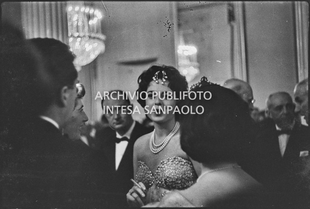 Inaugurazione della stagione lirica 1958-1959 del Teatro alla Scala con l'opera "Turandot", di Giacomo Puccini, diretta da Antonino Votto con la regia di Margherita Wallmann