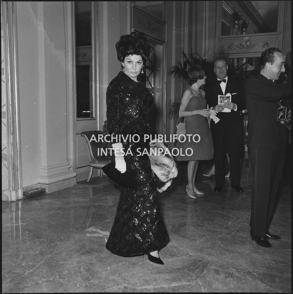 Inaugurazione della stagione lirica 1961-1962 del Teatro alla Scala con l'opera "La battaglia di Legnano" di Giuseppe Verdi, diretta da Gianandrea Gavazzeni con la regia di Margherita Wallmann