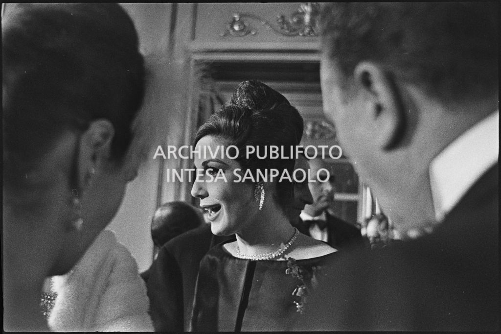 Eletta Polvani al Teatro alla Scala in occasione della serata inaugurale della stagione lirica 1961-1962 con l'opera "La battaglia di Legnano" di Giuseppe Verdi, diretta da Gianandrea Gavazzeni con la regia di Margherita Wallmann