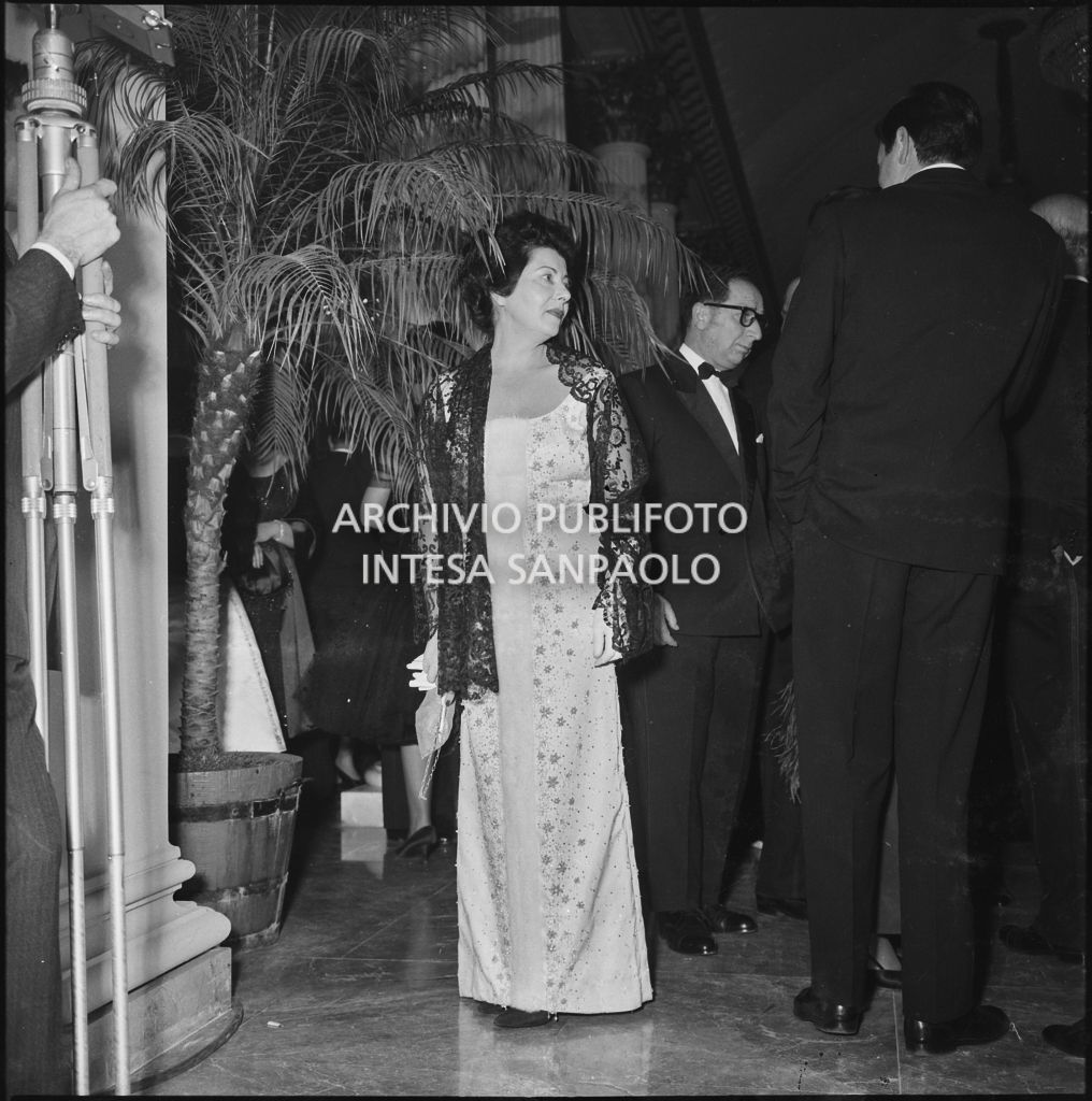 Inaugurazione della stagione lirica 1961-1962 del Teatro alla Scala con l'opera "La battaglia di Legnano" di Giuseppe Verdi, diretta da Gianandrea Gavazzeni con la regia di Margherita Wallmann