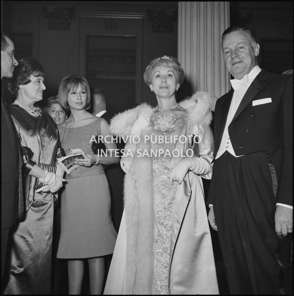 Inaugurazione della stagione lirica 1961-1962 del Teatro alla Scala con l'opera "La battaglia di Legnano" di Giuseppe Verdi, diretta da Gianandrea Gavazzeni con la regia di Margherita Wallmann
