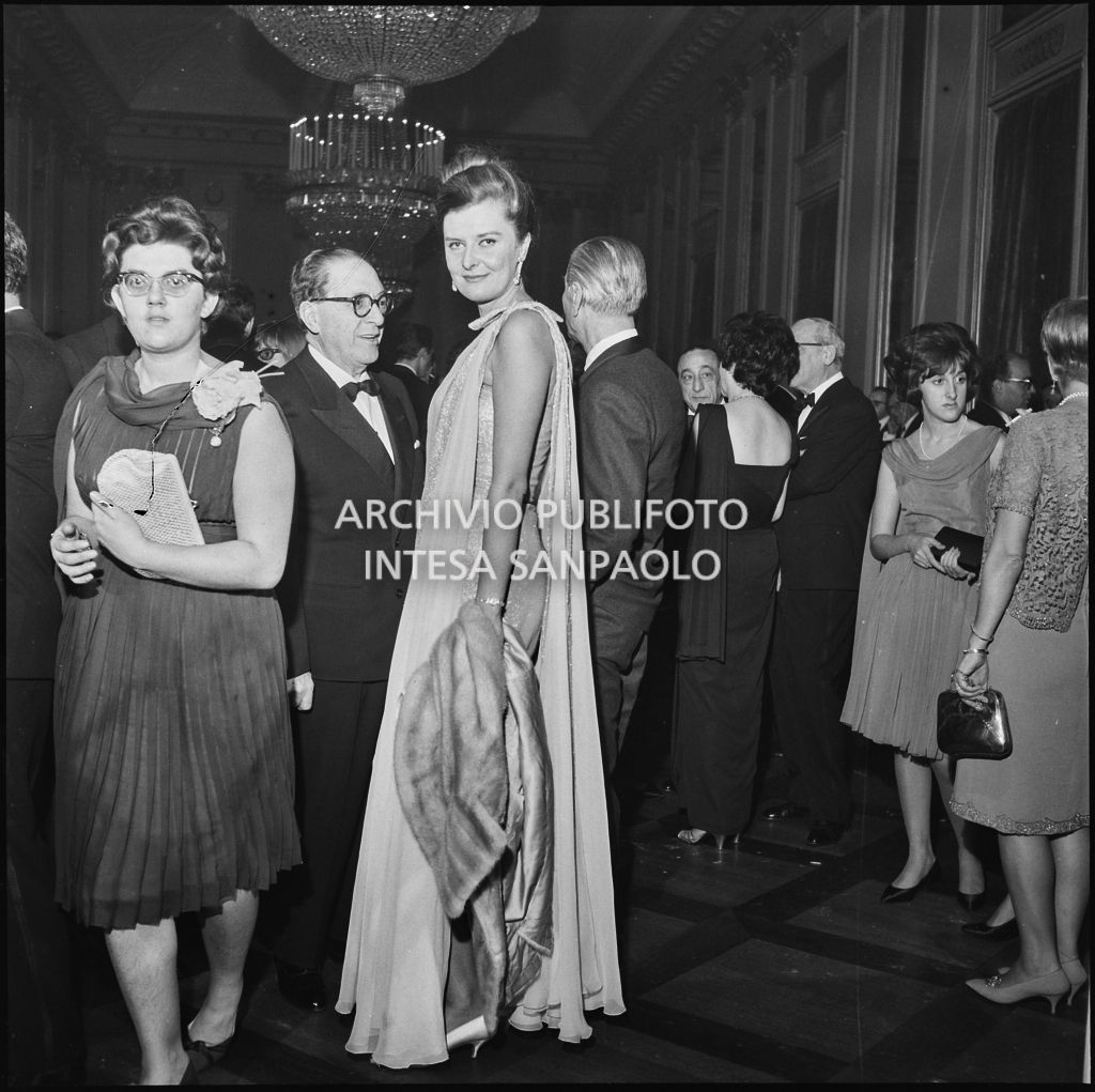 Inaugurazione della stagione lirica 1962-1963 del Teatro alla Scala con l'opera "Il Trovatore" di Giuseppe Verdi, diretta da Gianandrea Gavazzeni, con la regia di Giorgio De Lullo
