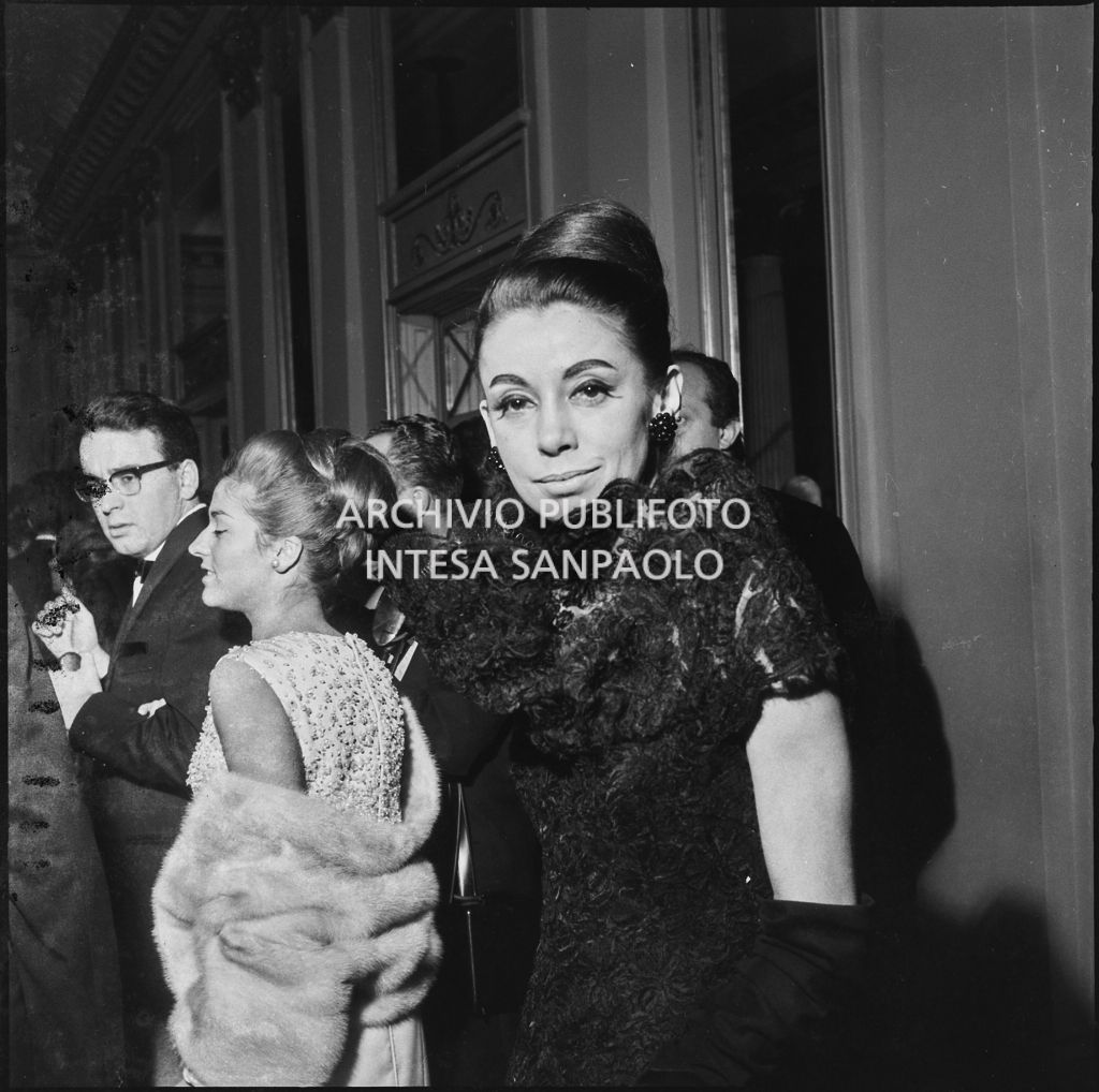 Inaugurazione della stagione lirica 1963-1964 del Teatro alla Scala con le opere "Cavalleria Rusticana" e "L'amico Fritz" di Pietro Mascagni, dirette da Gianandrea Gavazzeni e la regia di Franco Enriquez